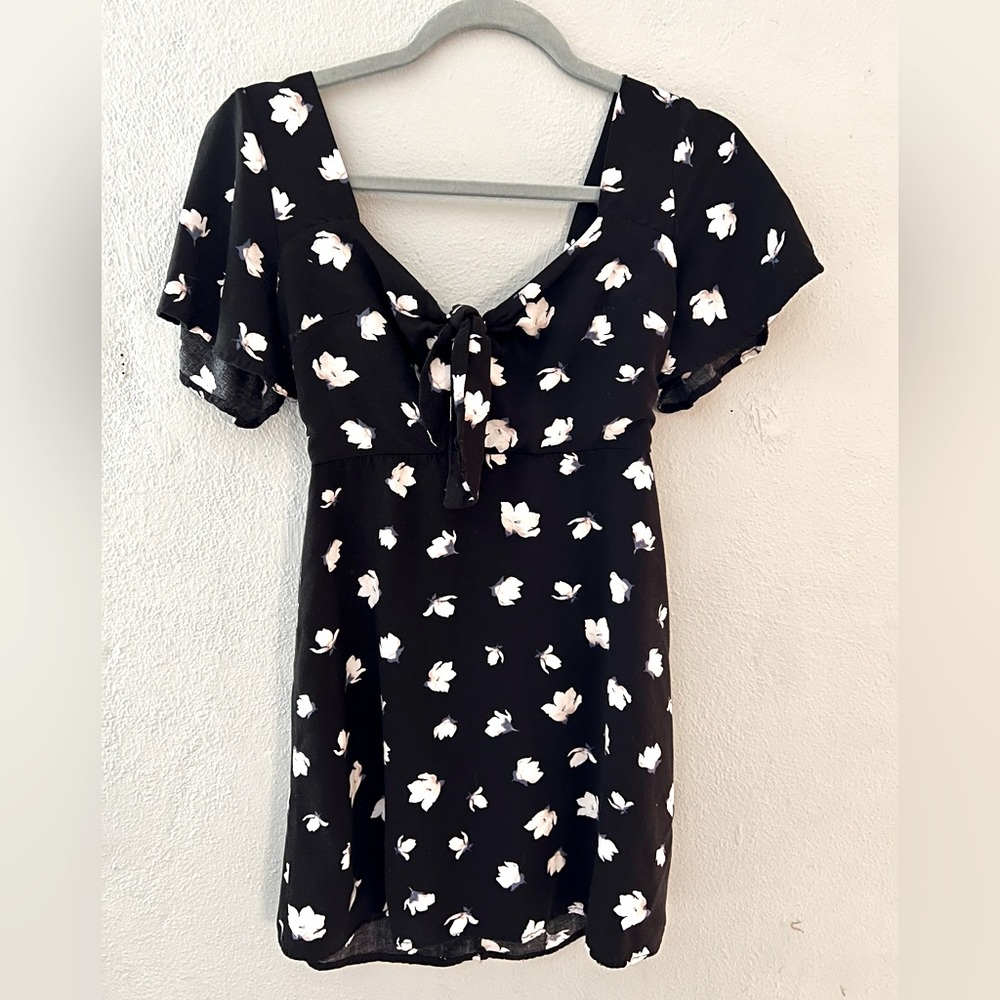 Stunning Black Floral Dress Size Small